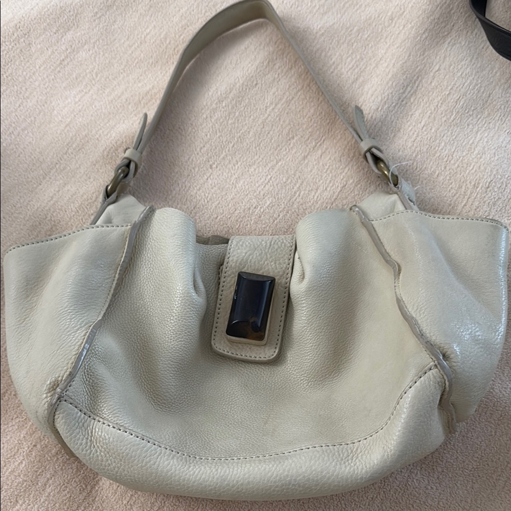 Elegant Cream Leather Shoulder Bag